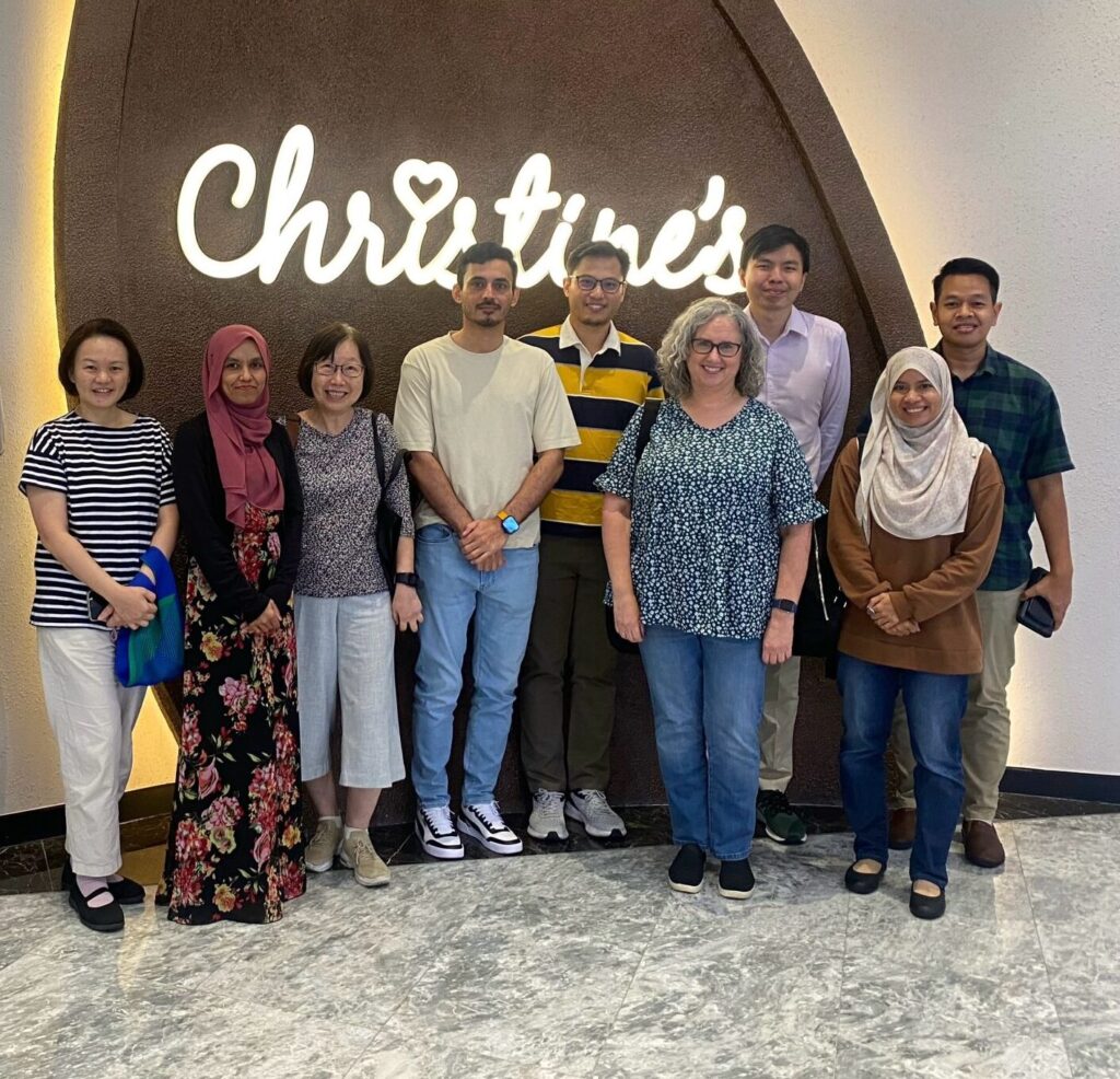 Stacey Tannenbaum with the Pharmacometrics Malaysia group PAGMAS